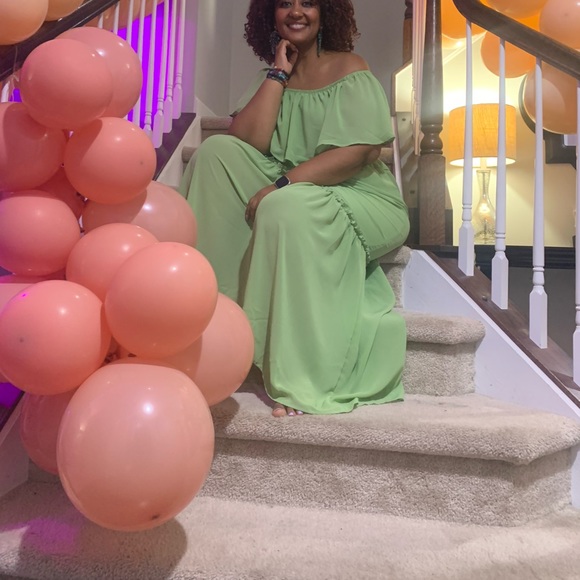 Off the shoulder dress - Picture 2 of 3